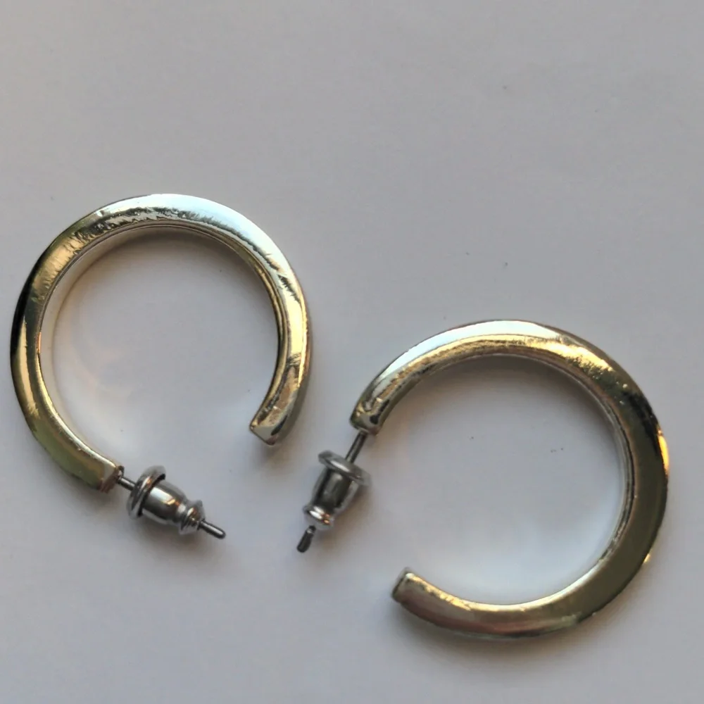 New Silver plate & Enamel Hoop Earrings, 1